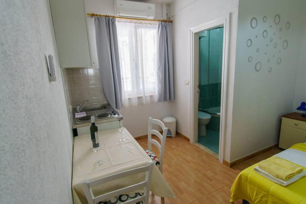 Lovely Studio Apartment For 2 Free Private Parking Makarska Exterior foto